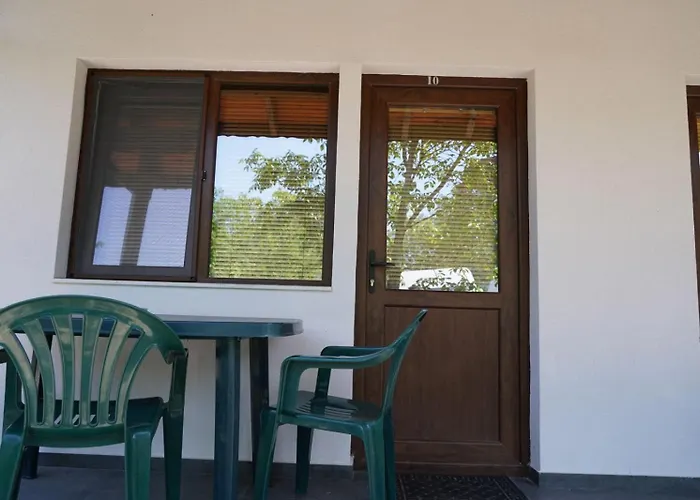 свети никола - язовир огоста, - рибари, приятели, гости 0988 продължи 70продължи 9990 Къмпинг