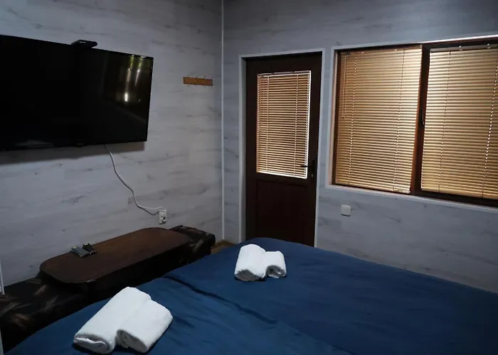 свети никола - язовир огоста, - рибари, приятели, гости 0988 продължи 70продължи 9990 Къмпинг *